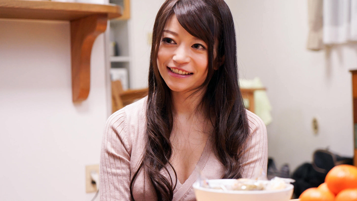 コタツの中でこっそり悪戯 義母に中出し近親〇姦!不倫美熟女の股間にズボッ! 8時間32名