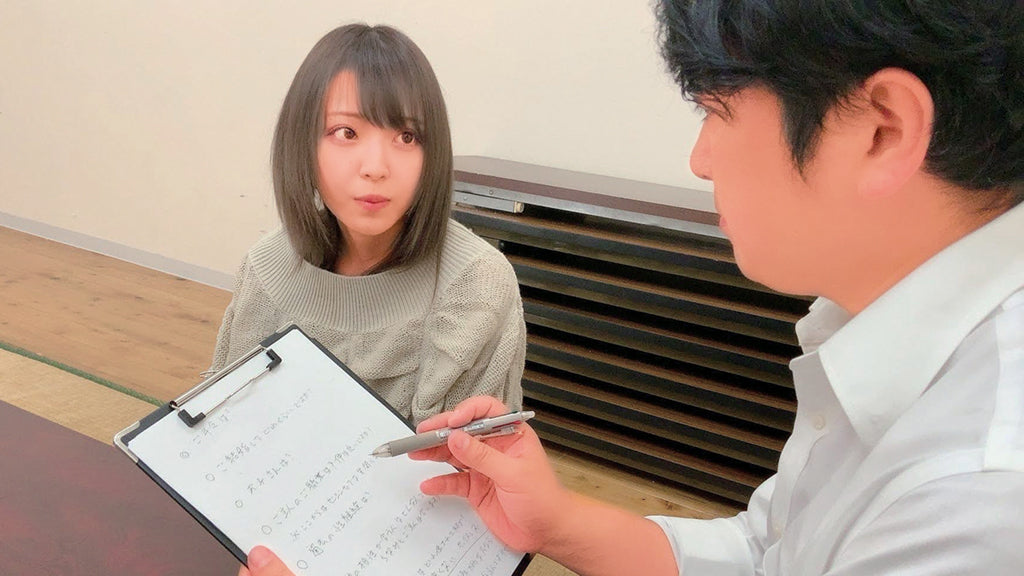 団地掲示板に「夫婦生活に関する調査 報酬 1 万円」の求人の誘いに乗って来た団地妻にデカチン見せつけたら旦那との違いに困惑しながらも凝視してたのでそのまま生挿入したら、つい中出ししてしまいました。20人280分DX
