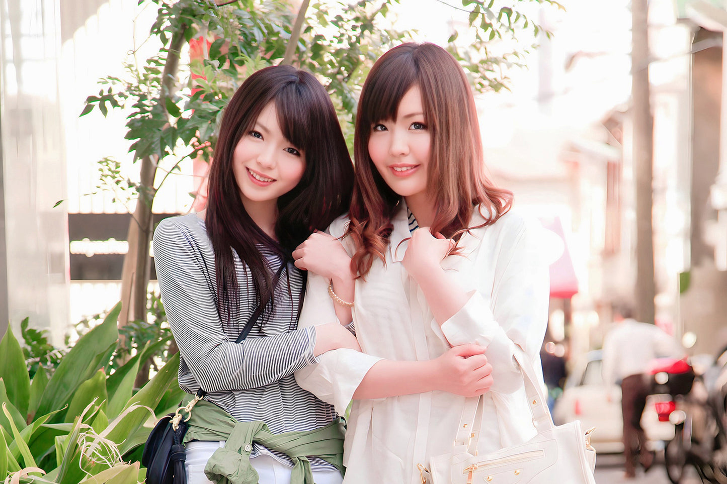 姉妹羞恥イカセ!「お姉ちゃんと妹どっちが可愛いかな?」とライバル心を煽ってエッチへ持ち込む!ダブル膣キュン鬼イキ!! 12組
