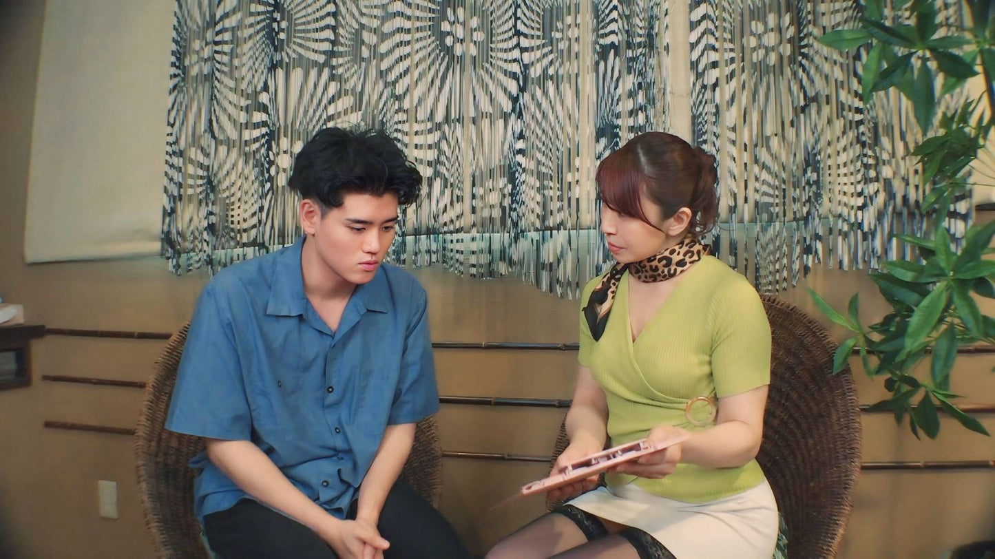 熟女エステ4名 熟女セラピストによるスペシャルマッサージに悶絶必至！！お店には内緒！？～ネットで話題のメンズエステサロン～