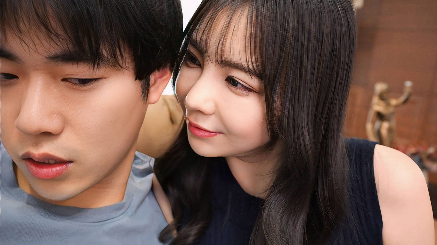 可愛いけどマグロで全然感じない僕の彼女…その母親は全身が性感帯の絶倫女性 何もしてくれない娘に不満を抱える俺に「女はね、感じさせてこそ感じるの」と全身で教えてくれた ?絡みつく舌、離れない腰、ずっと中で求められた夜?吉澤友貴