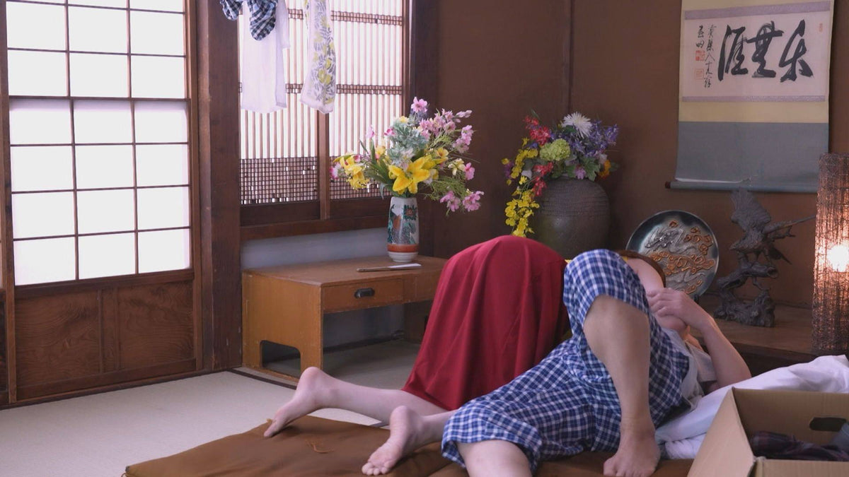 喪服を脱いだ未亡人の疼くアナルを義父が熱く優しくほぐし愛でつづける 川越ゆい